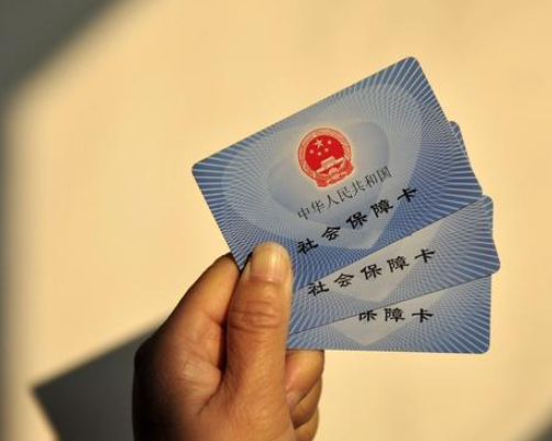 退休人員恭喜，人社部給出明確答復(fù)，2021年養(yǎng)老金還有好消息