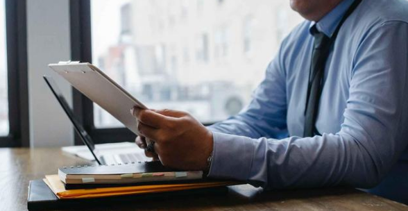 房地產(chǎn)開發(fā)企業(yè)房屋租賃合同違約金收入，是否要交增值稅？