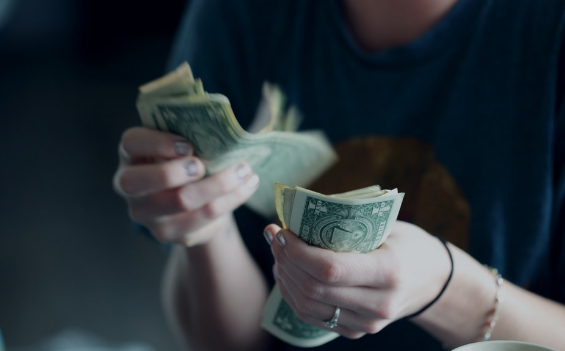 這項(xiàng)收入，無需開票，無需繳納增值稅，無需繳納所得稅