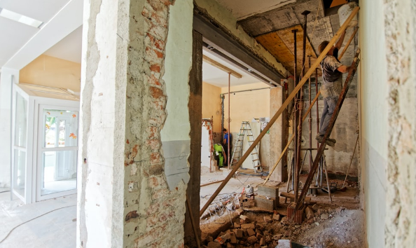 爛尾樓部分投入使用，如何確定計(jì)稅基礎(chǔ)、計(jì)提折舊？