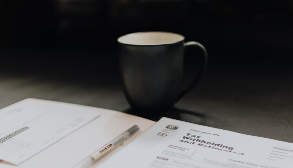 當(dāng)事人自愿對(duì)稅費(fèi)負(fù)擔(dān)作出安排，合同條款應(yīng)屬有效